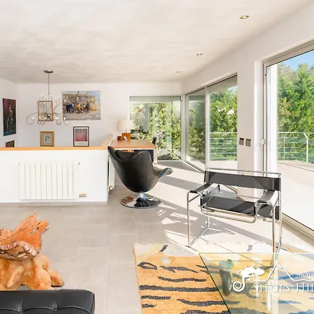 Lucere With Private Pool Near Sitges 빌라 *