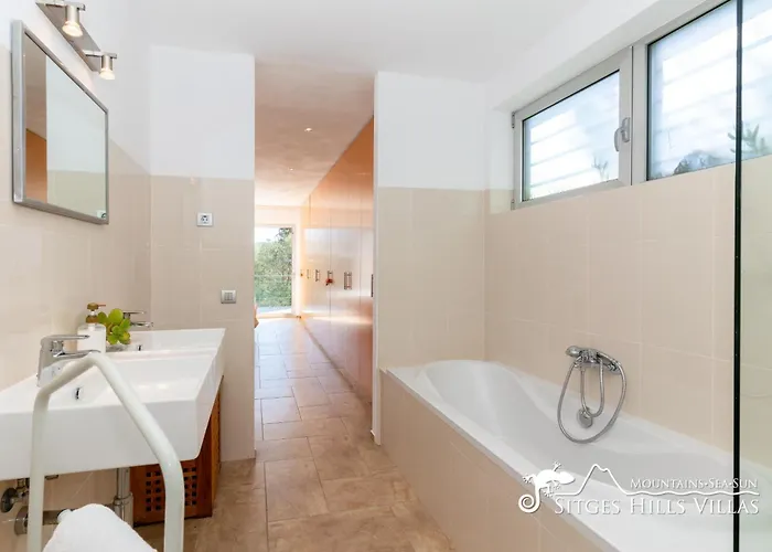 빌라 Lucere With Private Pool Near Sitges 올리벨라